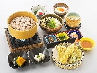 赤飯御膳　980円(税込1,029円)