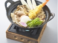 鍋焼きうどん　680円(税込714円)
