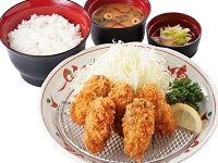カキフライ定食　780円(税込819円)